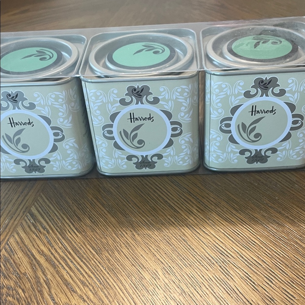 Harrods Exclusive Loose Leaf Tea Set - Featuring 3 black tea blends. - Picture 5 of 7
